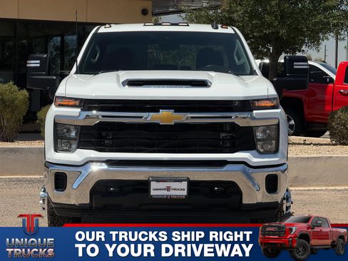 Used 2024 Chevrolet Silverado 3500 LT AWD/4WD image 2