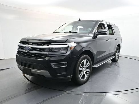 Used 2023 Ford Expedition Limited AWD/4WD image 3