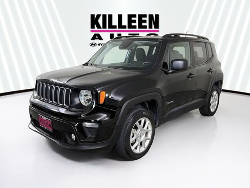 Used 2023 Jeep Renegade Latitude w/ Premium Group AWD/4WD image 3