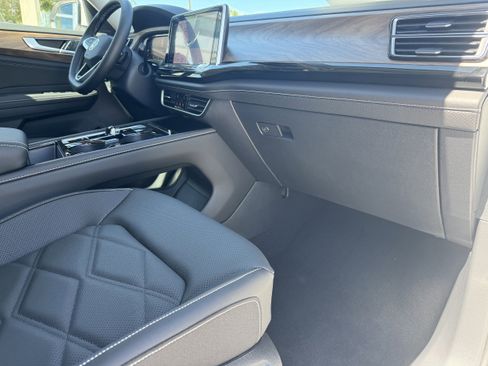 New 2026 Volkswagen Atlas SE image 11