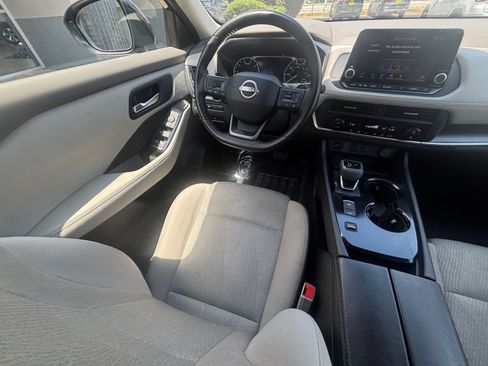 Used 2025 Nissan Rogue SV FWD image 36