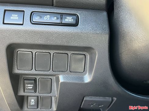 Used 2022 Nissan Frontier SV RWD image 31