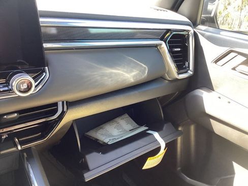 New 2025 GMC Canyon Elevation w/ Convenience Package image 27