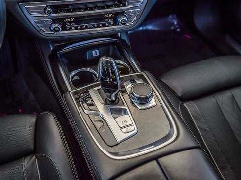 Used 2016 BMW 740i image 30