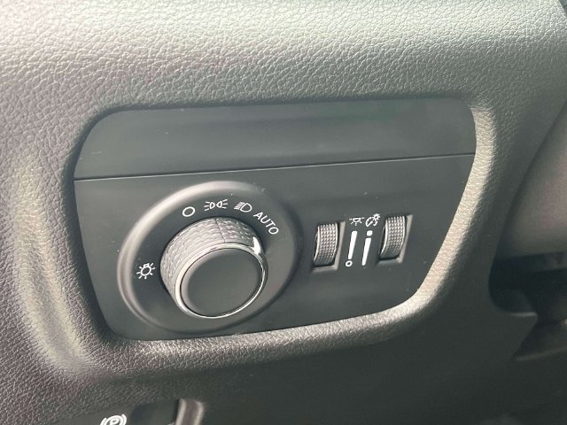 Used 2024 Jeep Grand Cherokee L Laredo AWD/4WD image 21