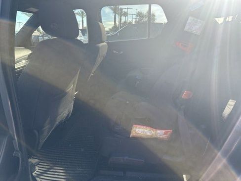 Used 2023 Chevrolet Traverse LT image 14