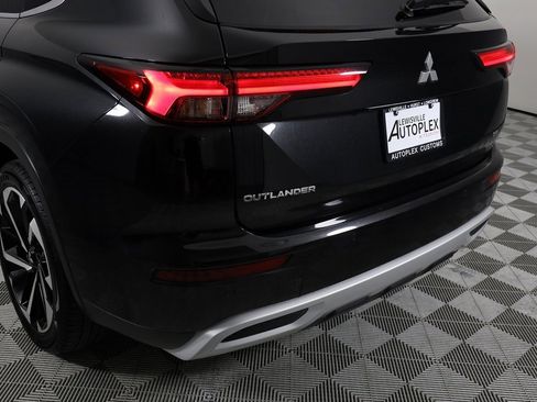 Used 2023 Mitsubishi Outlander SE image 53