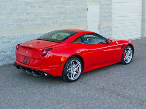 Used 2015 Ferrari California T RWD image 32