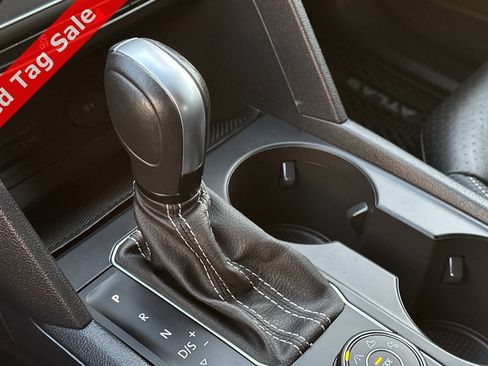 Certified 2022 Volkswagen Atlas Cross Sport SE image 22