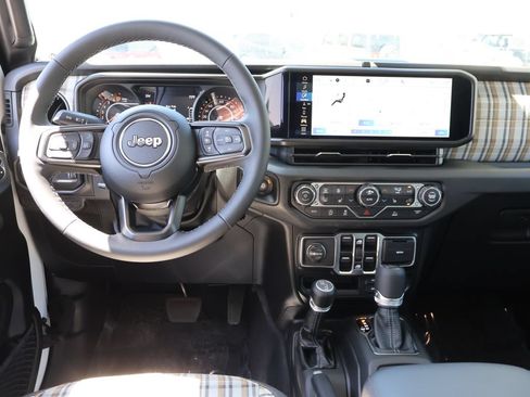 New 2026 Jeep Gladiator Sport AWD/4WD image 18