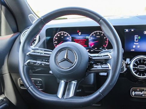 Certified 2025 Mercedes-Benz GLA 250 4MATIC image 15