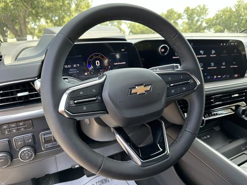 New 2026 Chevrolet Suburban Premier image 28