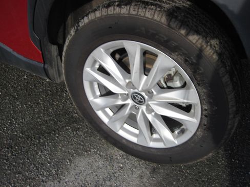 Used 2023 Toyota Corolla Cross LE w/ Moonroof Package image 9