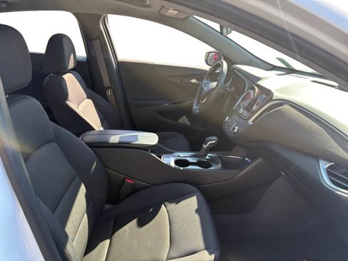 Used 2024 Chevrolet Malibu LT image 17