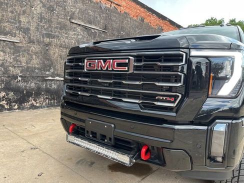 Used 2024 GMC Sierra 2500 AT4 w/ AT4 Premium Plus Package AWD/4WD image 12