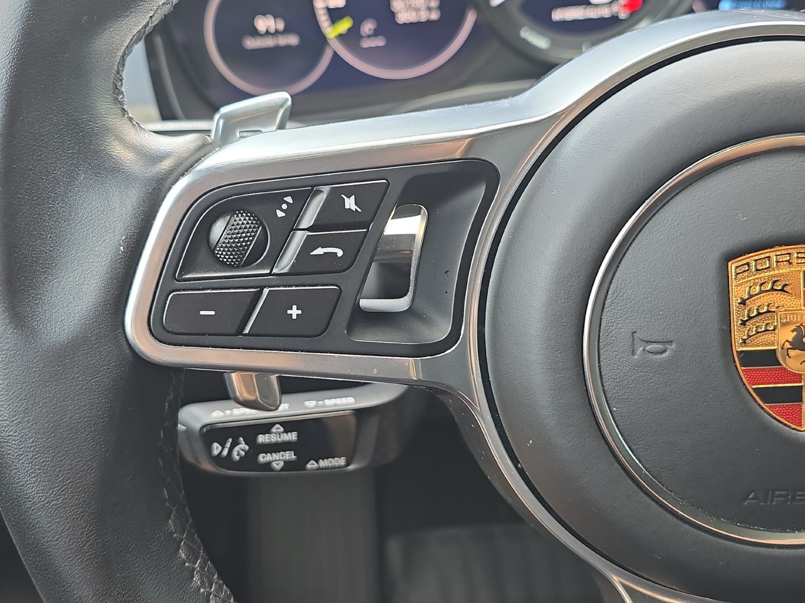 Certified 2023 Porsche Cayenne Platinum Edition AWD/4WD image 19