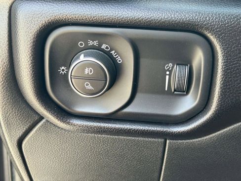 Used 2023 RAM 2500 Big Horn w/ Level 1 Equipment Group image 18