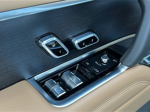 New 2025 Land Rover Range Rover SE image 10