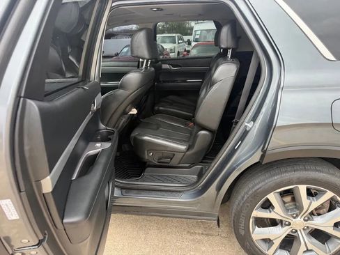 Used 2021 Hyundai Palisade SEL w/ Premium Package FWD image 6