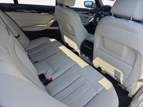 Used 2017 BMW 540i image 11