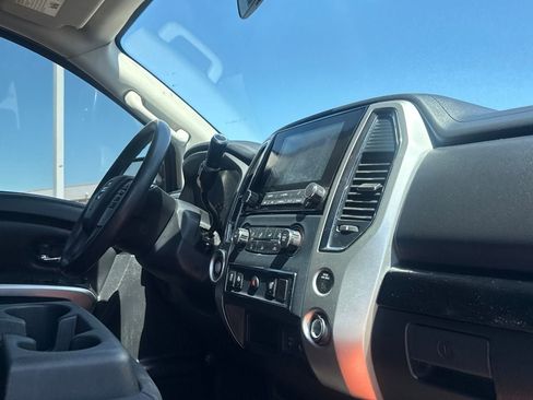 Used 2021 Nissan Titan SV RWD image 34