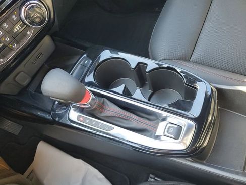 Used 2024 Chevrolet Trax RS w/ Sunroof Package image 17