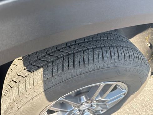 Certified 2025 GMC Acadia Elevation image 25