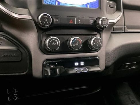 Used 2024 RAM 3500 Big Horn image 28