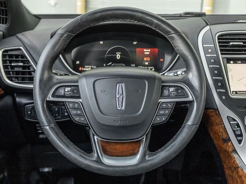 Used 2019 Lincoln Nautilus Reserve image 9