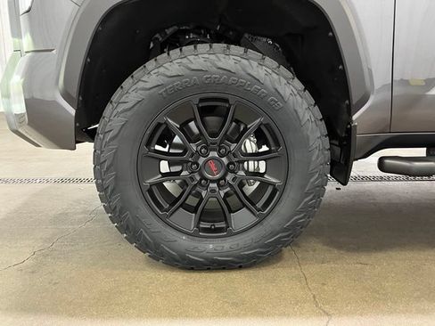 Used 2025 Toyota Tundra Limited w/ TRD Off-Road Package AWD/4WD image 23