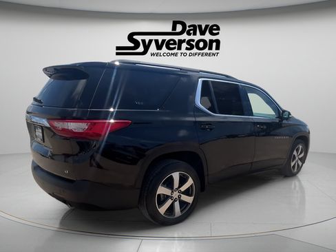 Used 2020 Chevrolet Traverse LT w/ LT Premium Package AWD/4WD image 5
