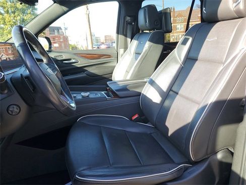 Used 2021 Cadillac Escalade Premium Luxury w/ Driver Assist Tech Package image 28