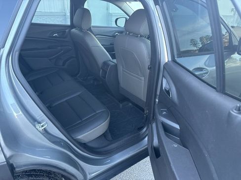 Used 2025 Chevrolet Trax ACTIV w/ Driver Confidence Package image 18