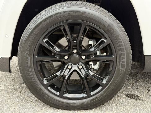 Used 2018 Jeep Grand Cherokee Summit AWD/4WD image 17