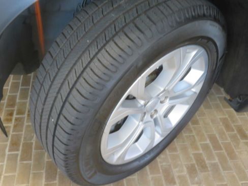 Used 2020 Land Rover Discovery Sport AWD/4WD image 11