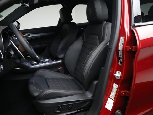 New 2025 Alfa Romeo Stelvio Sprint image 16