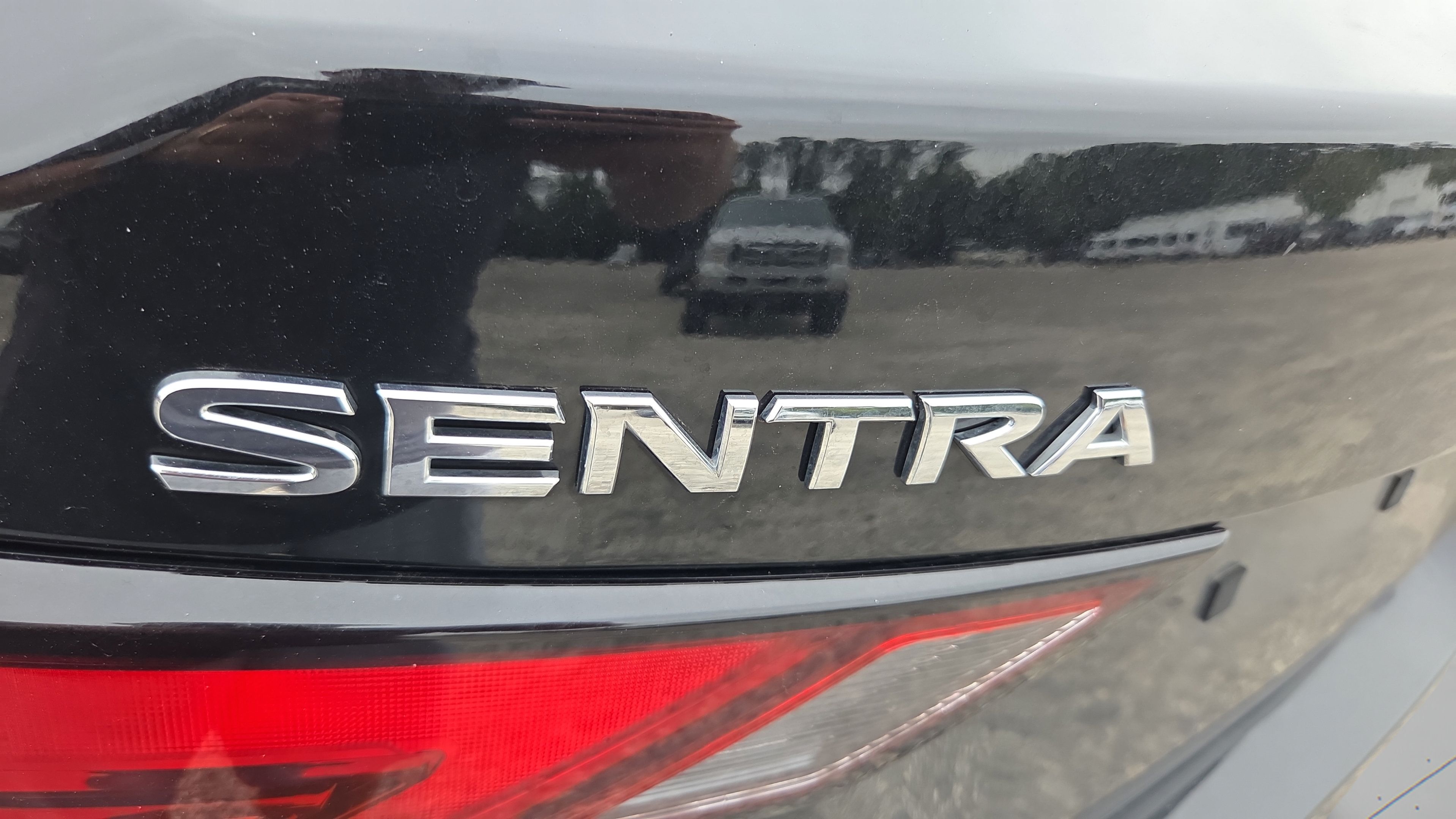 Used 2025 Nissan Sentra SV FWD image 31
