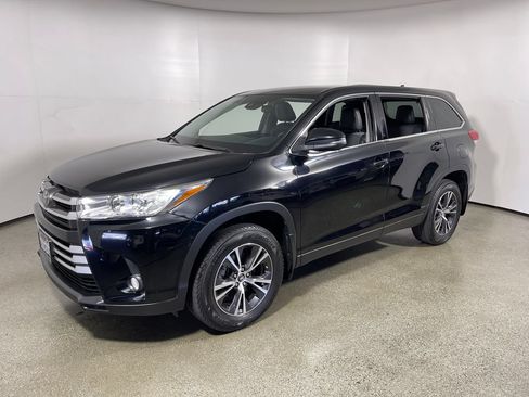 Used 2019 Toyota Highlander Plus FWD image 7