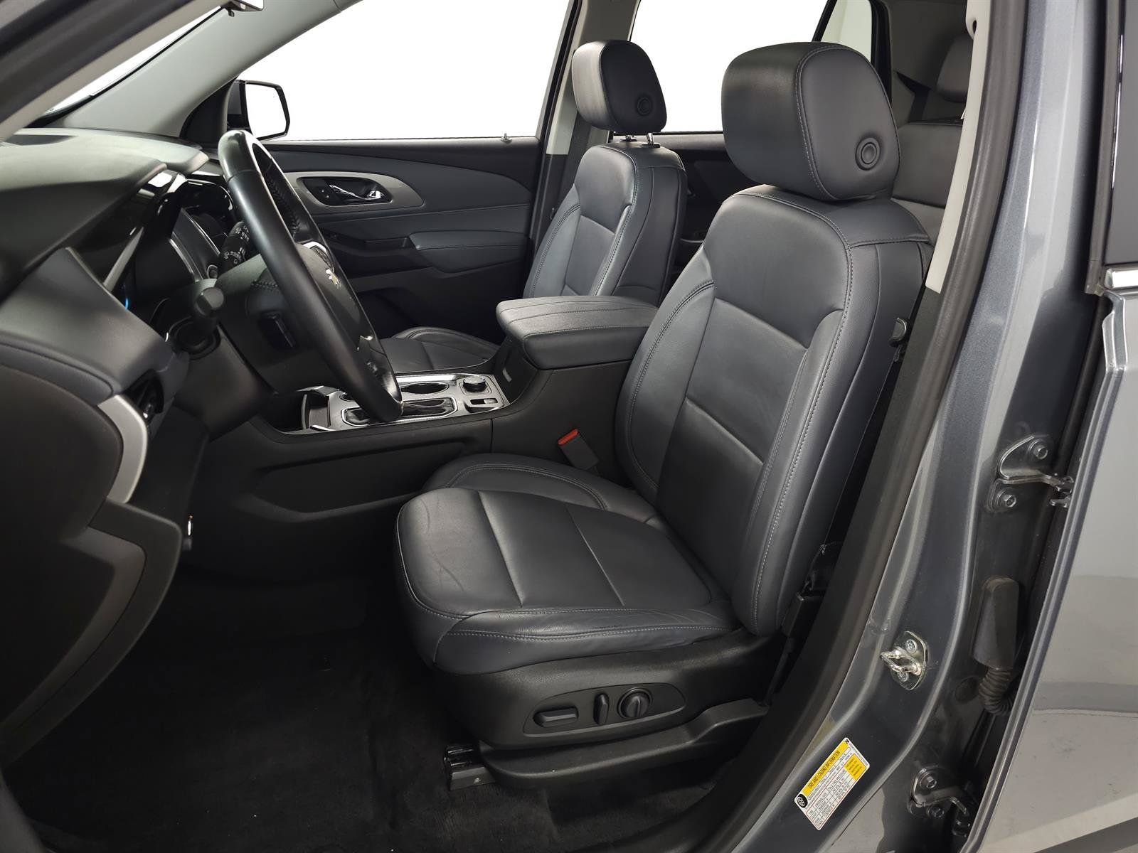 Used 2018 Chevrolet Traverse LT w/ LPO, Floor Liner Package AWD/4WD image 15