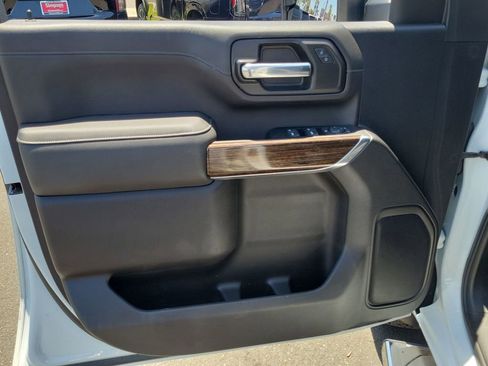 Used 2022 GMC Sierra 2500 SLE w/ SLE Value Package; AWD/4WD image 21