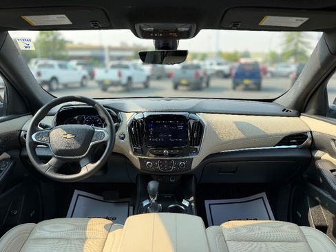 Used 2023 Chevrolet Traverse Premier AWD/4WD image 7