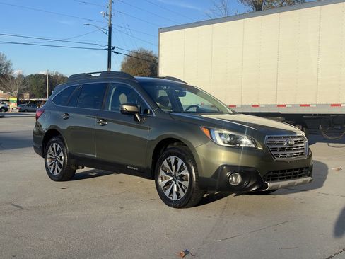 Used 2017 Subaru Outback 2.5i Limited image 3