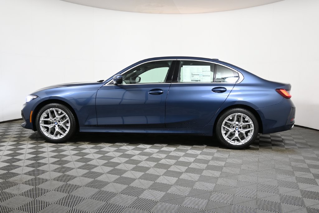 Used 2026 BMW 330i xDrive Sedan w/ Convenience Package AWD/4WD image 2