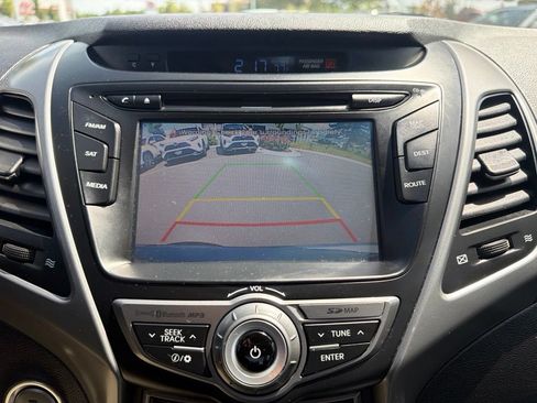 Used 2014 Hyundai Elantra Limited w/ Option Group 03 FWD image 32