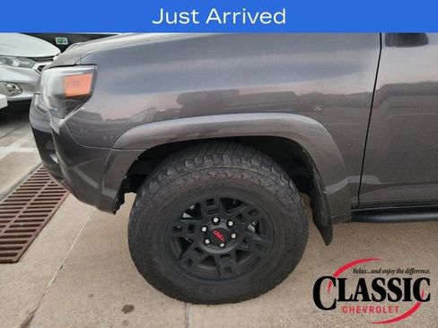 Used 2022 Toyota 4Runner TRD Off-Road Premium image 12