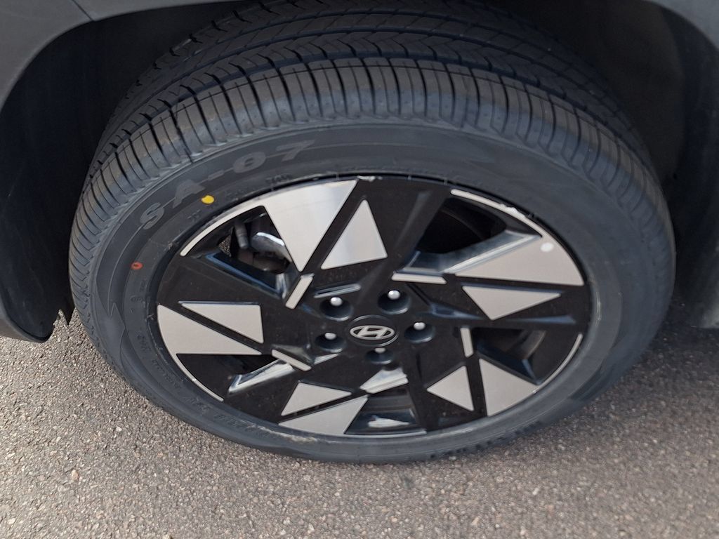 Certified 2025 Hyundai Kona SEL AWD/4WD image 29