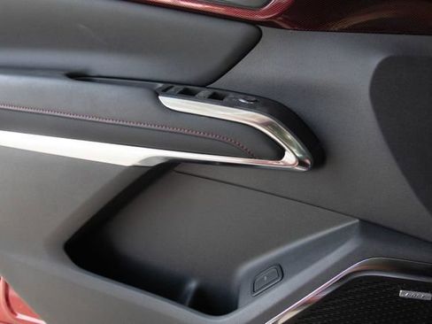 New 2024 Chevrolet Traverse RS w/ LPO, Floor Liner Package AWD/4WD image 29