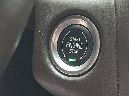 Used 2021 GMC Yukon SLT w/ Rear Media and Nav Package AWD/4WD image 23