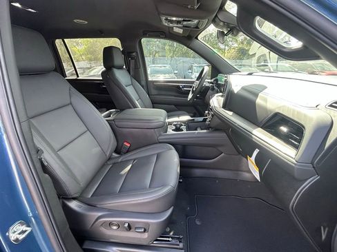 New 2026 Chevrolet Suburban LT RWD image 23