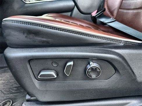 Used 2023 GMC Yukon Denali Ultimate image 12